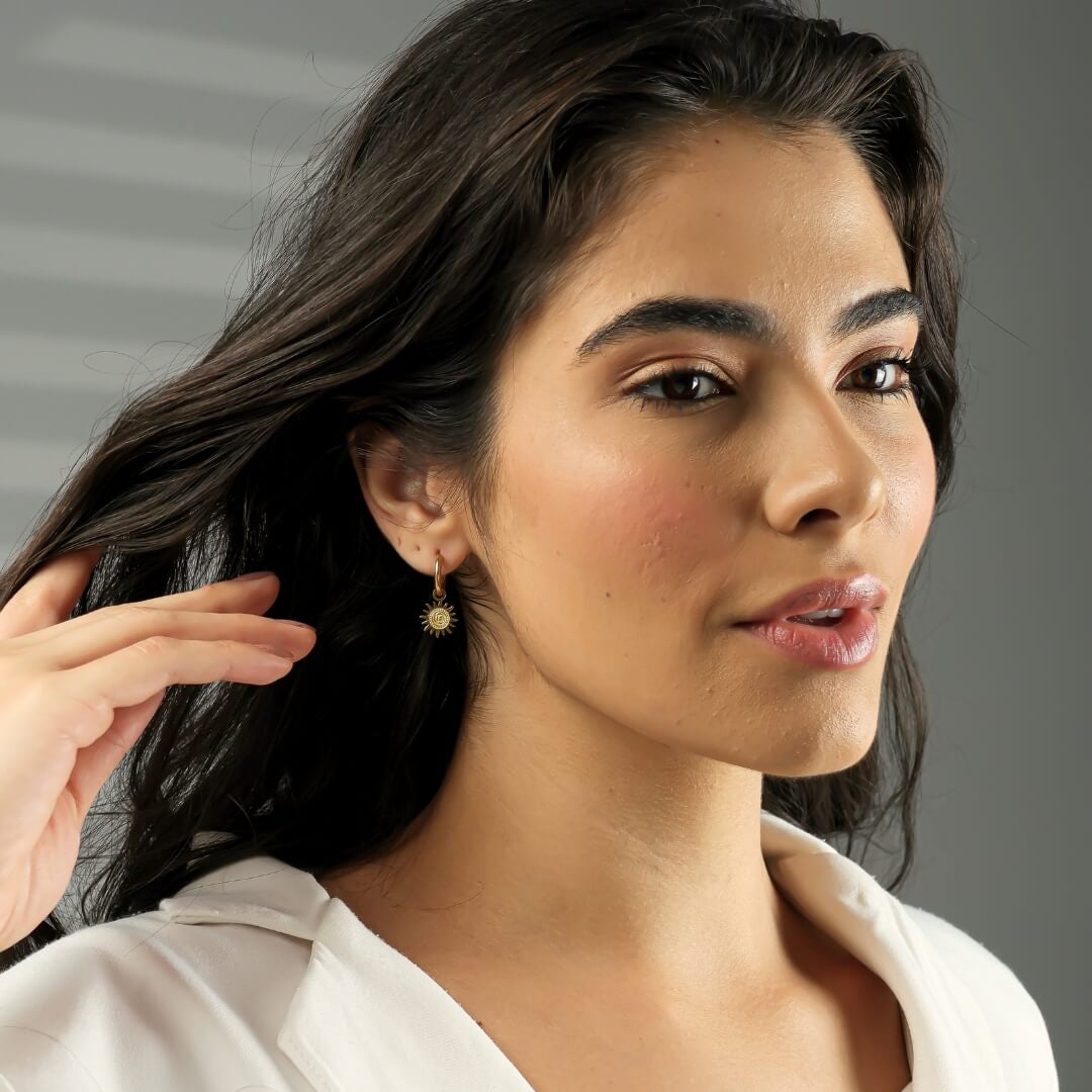 Arete de Aro Sol y Luna (Chapado en Oro 18K)
