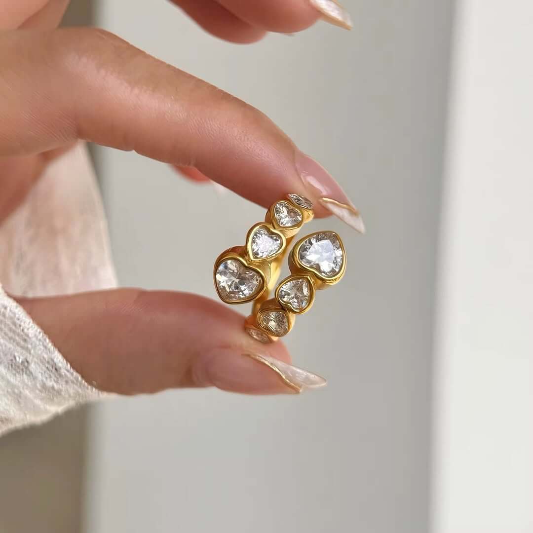 Anillo Corazones en Circonia Cúbica (Chapado en Oro 18K)