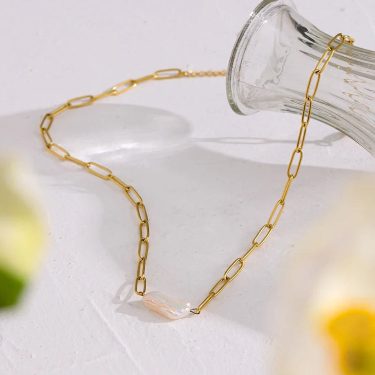 Collar de Perla Rústica con Eslabones (Chapado en Oro 18K)