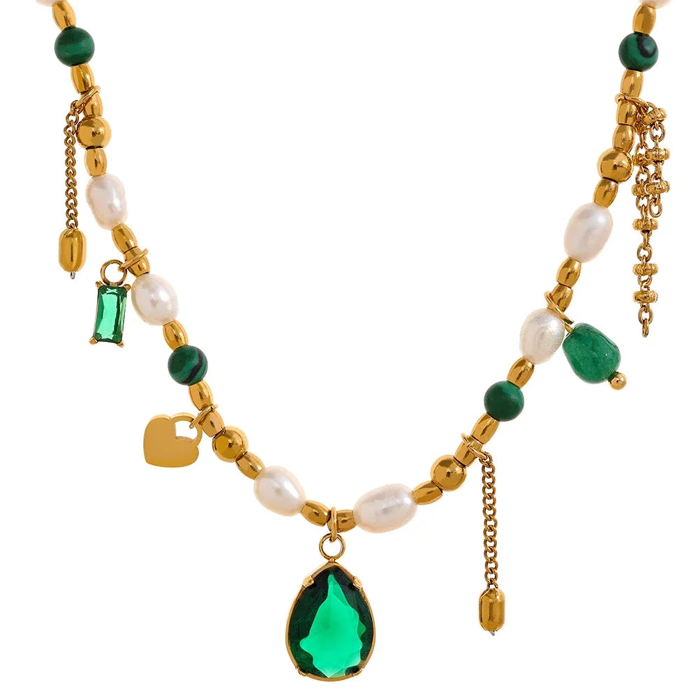 Collar de Perlas Reales con Colgante Verde (Chapado en Oro 18K)