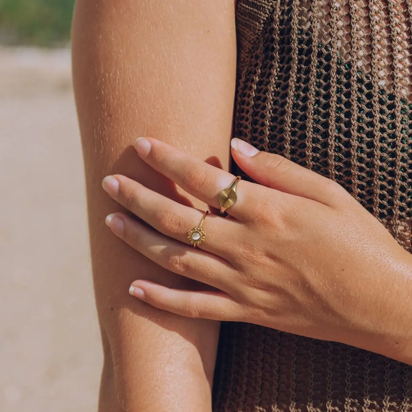 Anillo Sol Radiante Minimalista (Chapado en Oro)