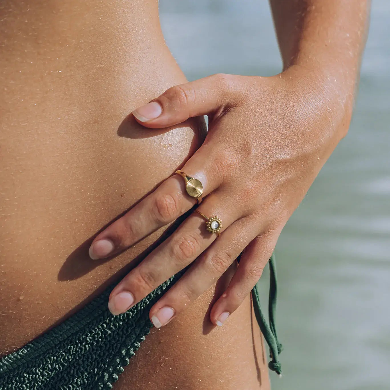 Anillo Sol Radiante Minimalista (Chapado en Oro)