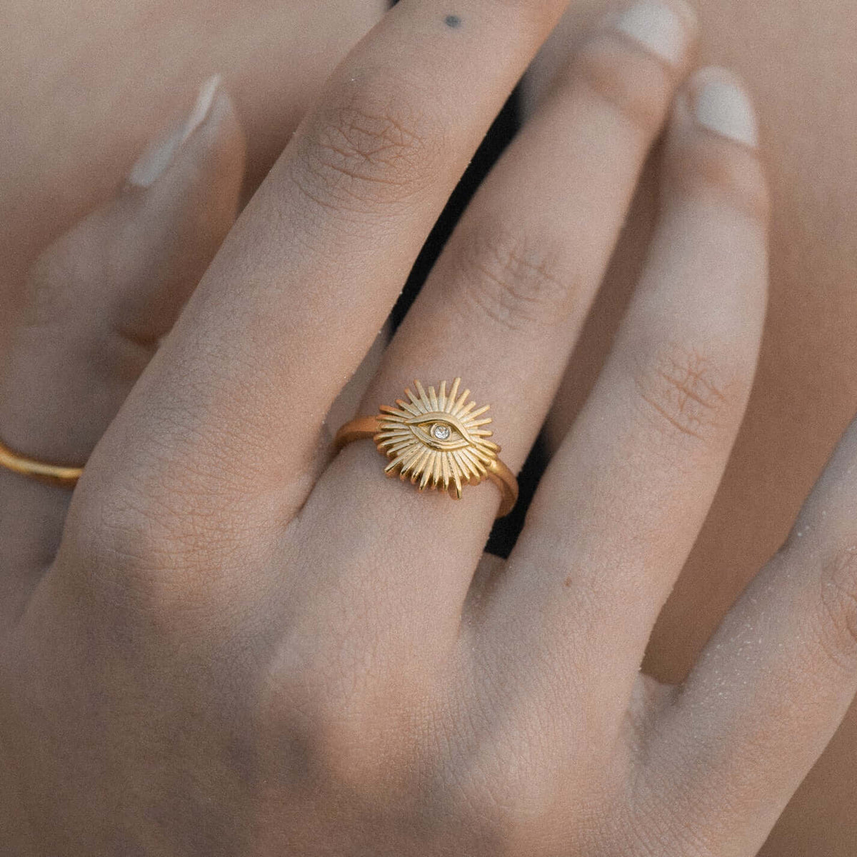 Anillo Occhio (Chapado en Oro 18K)