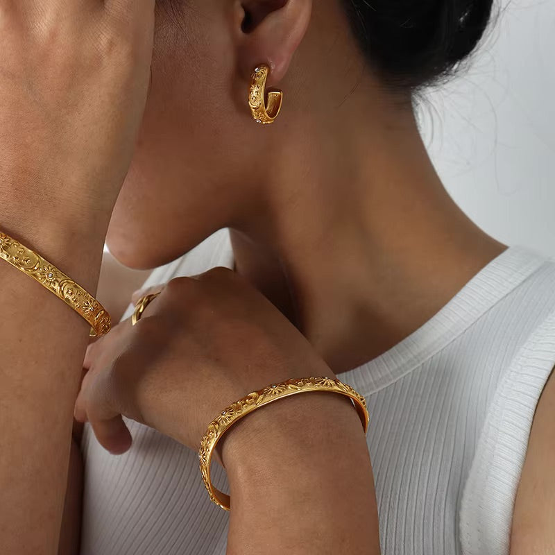 Pulsera Celeste Sol y Luna con Cristales de Circonia (Chapado en Oro 18K)