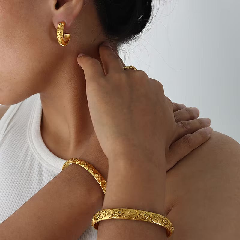 Pulsera Celeste Sol y Luna con Cristales de Circonia (Chapado en Oro 18K)