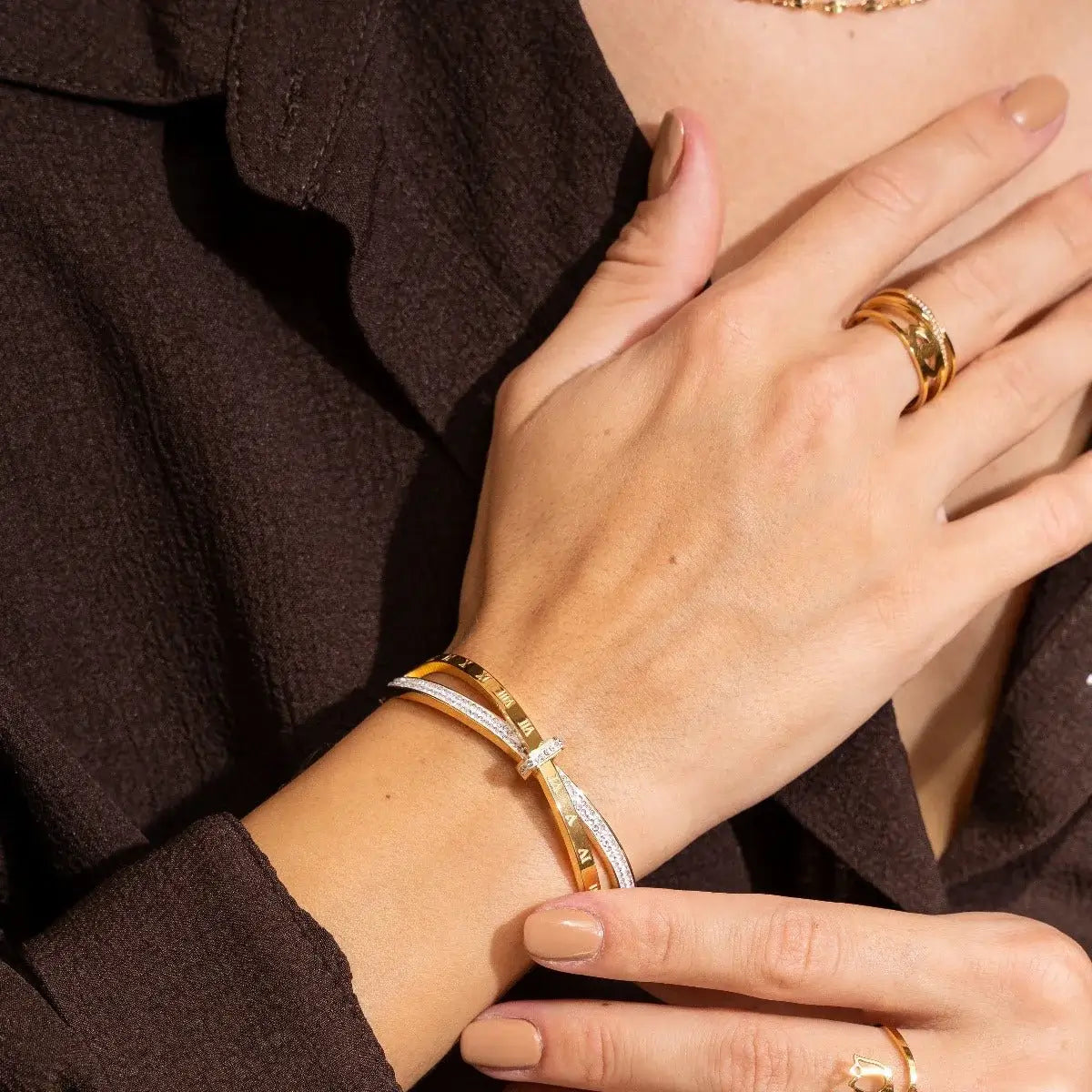 Brazalete Romano Circonia (Chapado en Oro 18K)