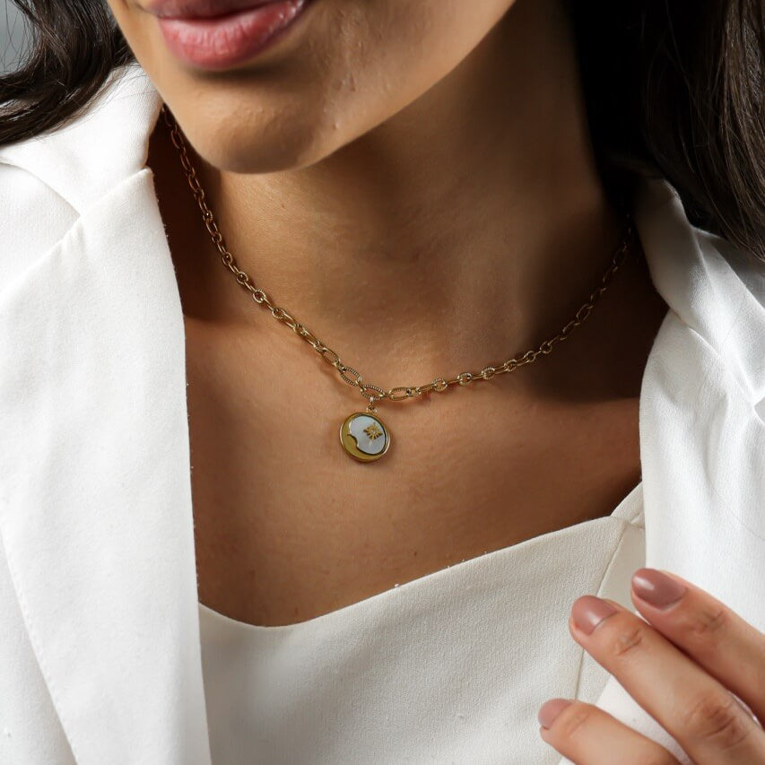 Collar Marsella Sol y Luna (Baño en Oro 18K)