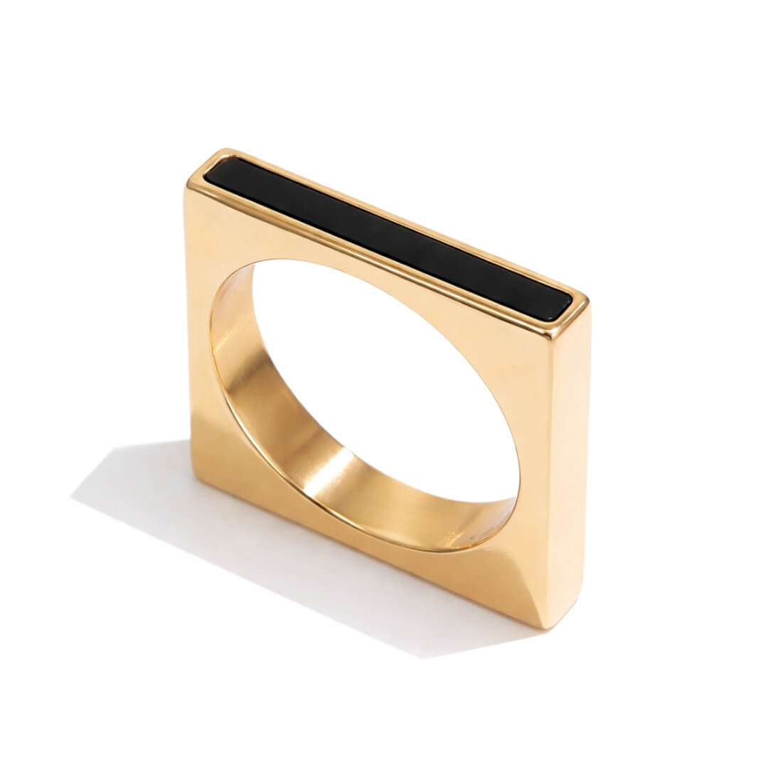 Anillo Cuadrado Geométrico Cesare (Chapado en Oro 18K)