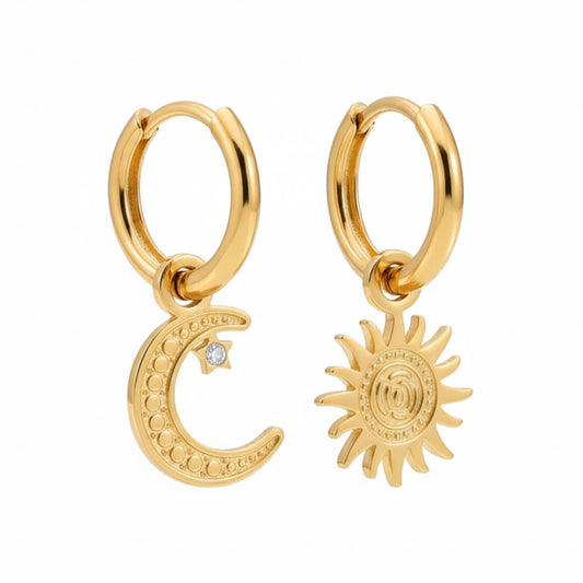 Arete de Aro Sol y Luna (Chapado en Oro 18K)