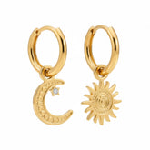 Arete de Aro Sol y Luna (Chapado en Oro 18K)