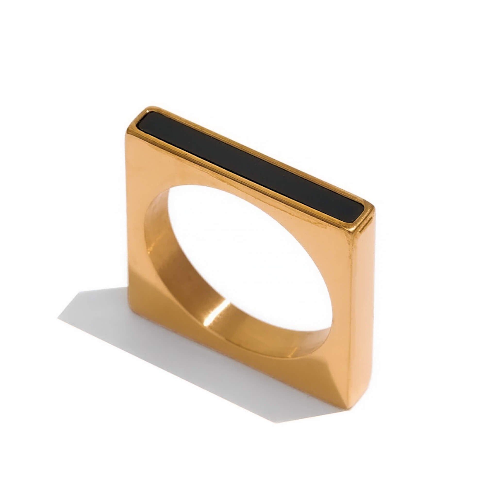 Anillo Cuadrado Geométrico Cesare (Chapado en Oro 18K)