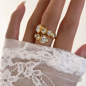 Anillo Corazones en Circonia Cúbica (Chapado en Oro 18K)