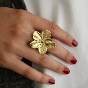 Anillo Flor de Cerezo Ajustable (Chapado en Oro 18K)