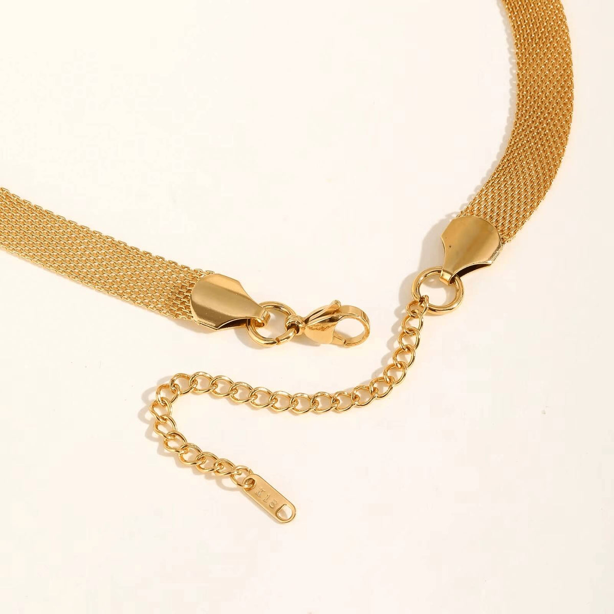 Collar Choker de Malla Elegante (Chapado en Oro)