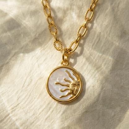 Collar Marsella Sol y Luna (Baño en Oro 18K)