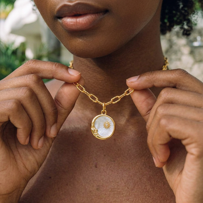 Collar Marsella Sol y Luna (Baño en Oro 18K)
