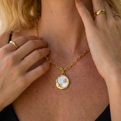 Collar Marsella Sol y Luna (Baño en Oro 18K)