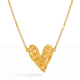 Collar de Corazón con Textura Martillada (Chapado en Oro 18K)