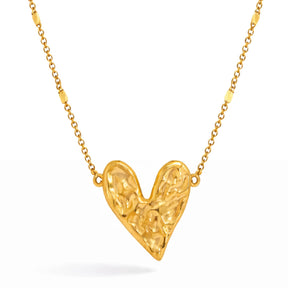 Collar de Corazón con Textura Martillada (Chapado en Oro 18K)