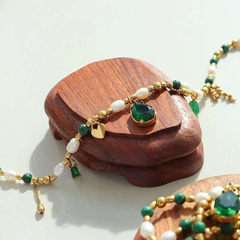 Collar de Perlas Reales con Colgante Verde (Chapado en Oro 18K)