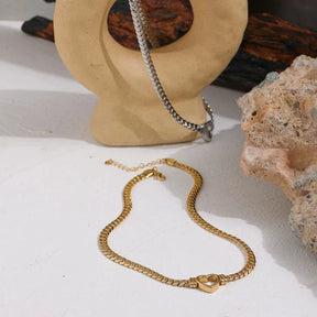 Collar Corazón con Cadena de Eslabones Gruesos (Chapado en Oro 18K)