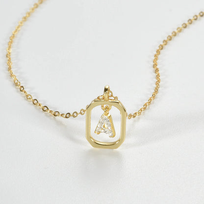 Collar Iniciales con Zirconia (Chapado en Oro 18K)