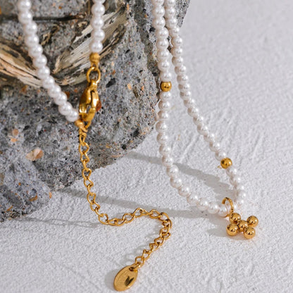 Collar de Perlas con Colgante de Cruz (Chapado en Oro 18K)