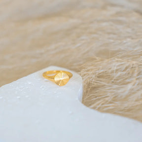 Anillo Sol Radiante Minimalista (Chapado en Oro)