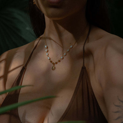Collar Sol con Perlas (Chapado en Oro)