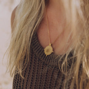 Collar Sol Divino (Chapado en Oro de 18K)