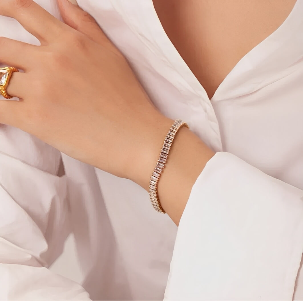 Pulsera Riviera con Circonita Baguette (Chapado en Oro)